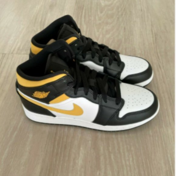 Size 6GS Air Jordan 1 Mid Pollen MPN 554725-177